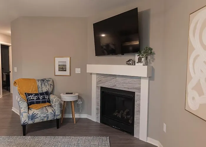 Holiday home Brand New 2 Bedroom With Office Loves Park