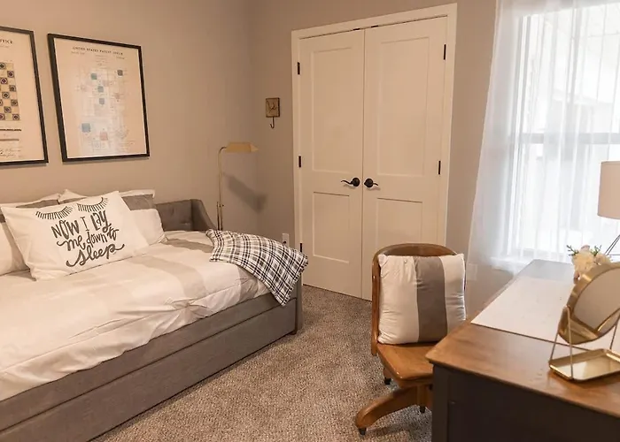 Holiday home Brand New 2 Bedroom With Office *
