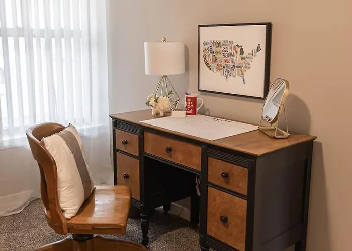 Brand New 2 Bedroom With Office Holiday home Loves Park